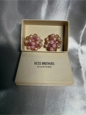 Vintage Hess’s Pink Cluster Pearl Clip Earrings